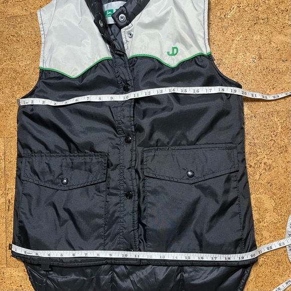 John Deere Vintage Wm’s Snowmobile Puffer Vest Sz M - Picture 13 of 15